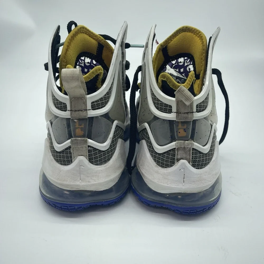 Nike LeBron 19 Shoes 